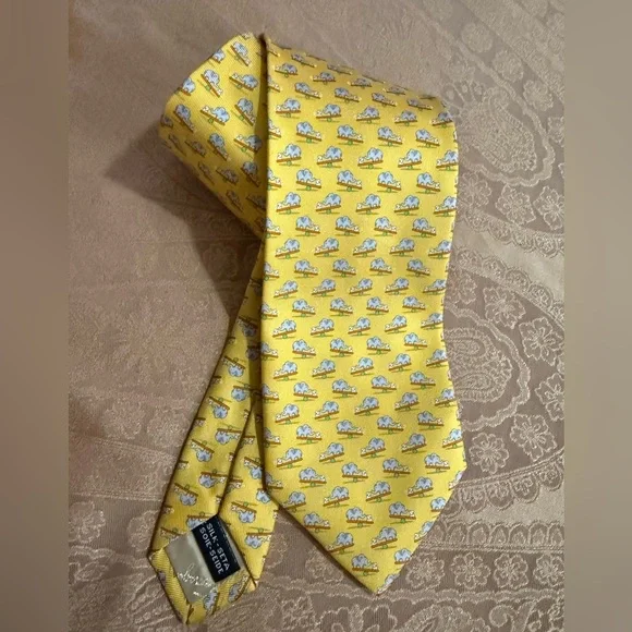 Salvatore Ferragamo Mens Elephant Print Yellow Silk Tie - Picture 2 of 5